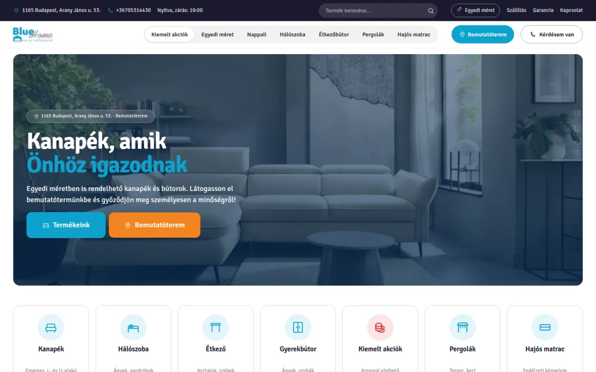 A BlueHome bemutatótermes bútorkereskedő oldala asztali nézetben, élő képernyőkép, 2026. október 9.