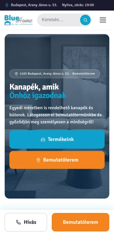 A BlueHome bemutatótermes bútorkereskedő oldala telefonon, élő képernyőkép, 2026. október 9.